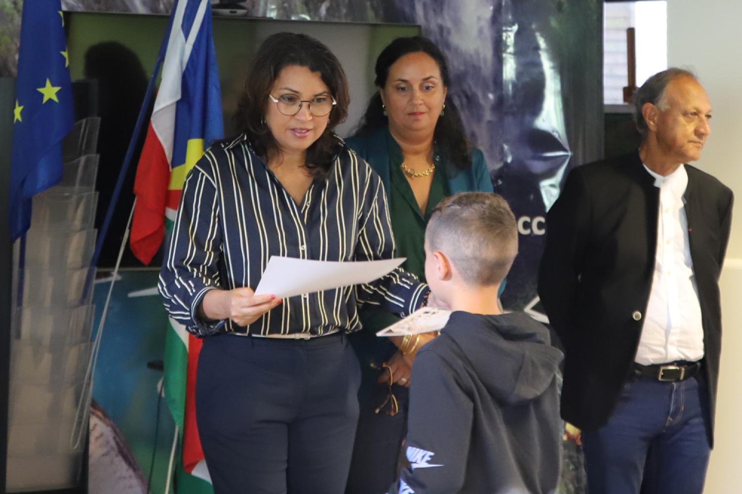 Remise des prix par Sophie Arzal © Parc national de La Réunion